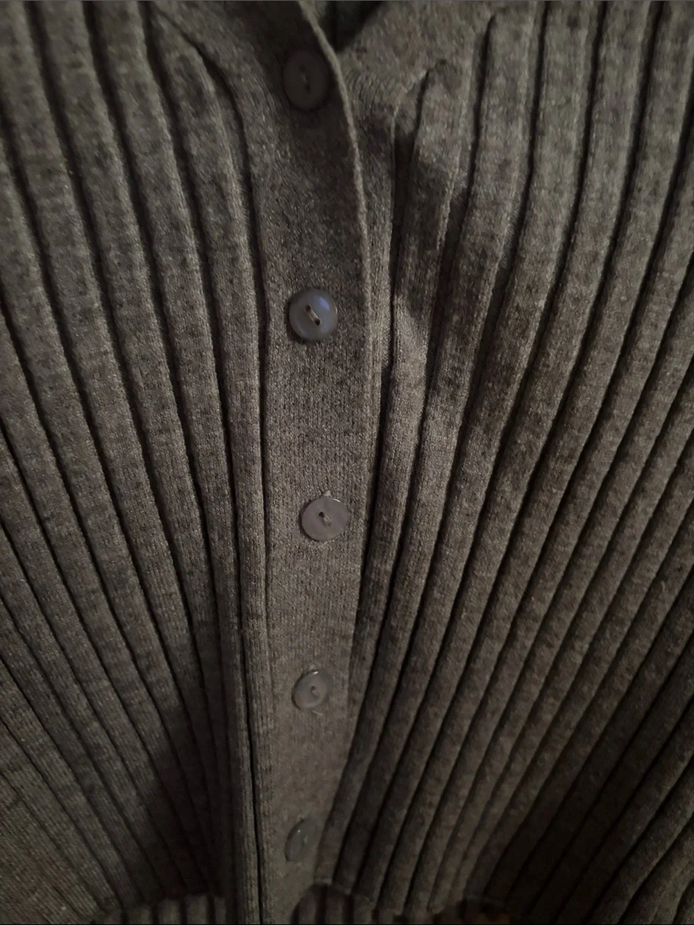 Dazy Gray Ribbed V-Neck Cropped Cardigan - Picture 2 of 4